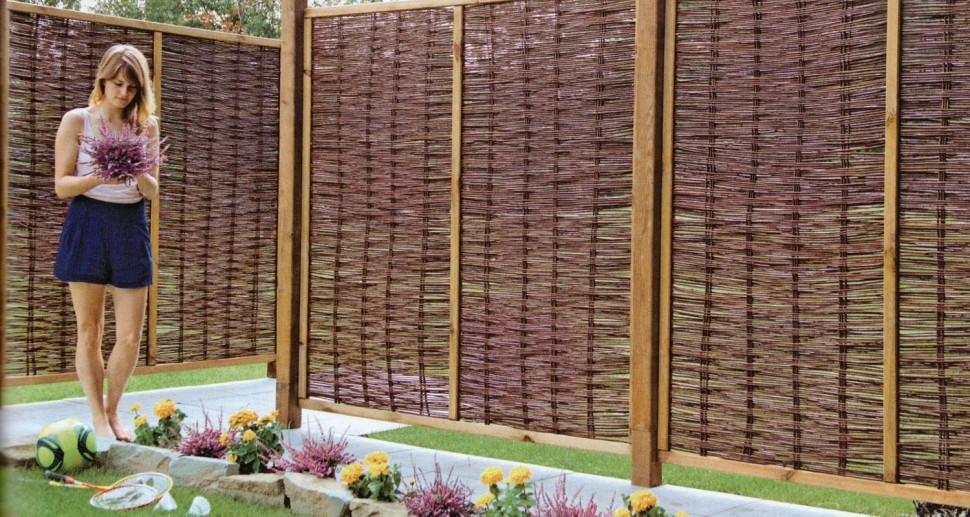 Sichtschutzzaun Garten Weidengeflecht
